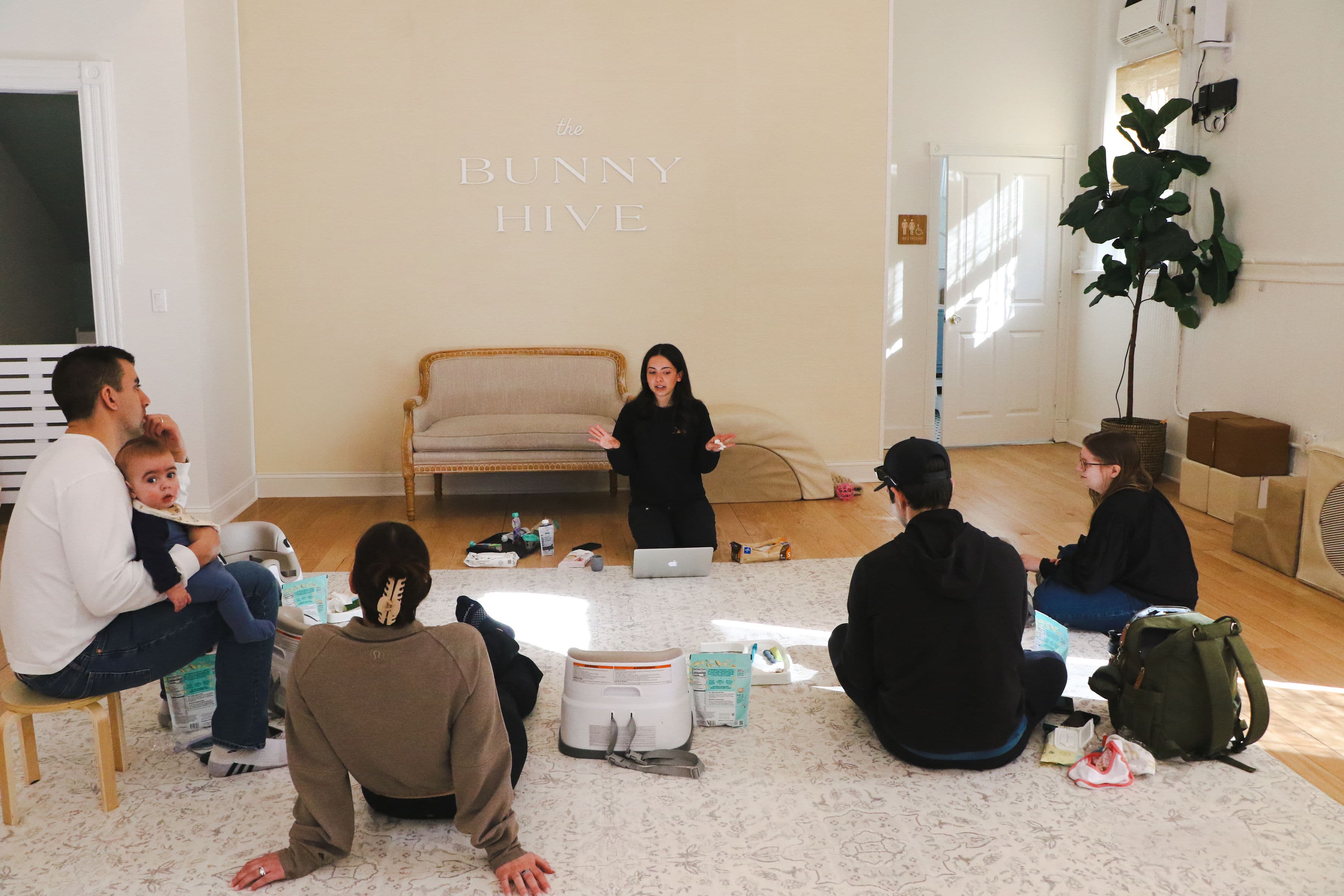 Jessica teaching a Starting Solids class at The Bunny Hive in Hoboken